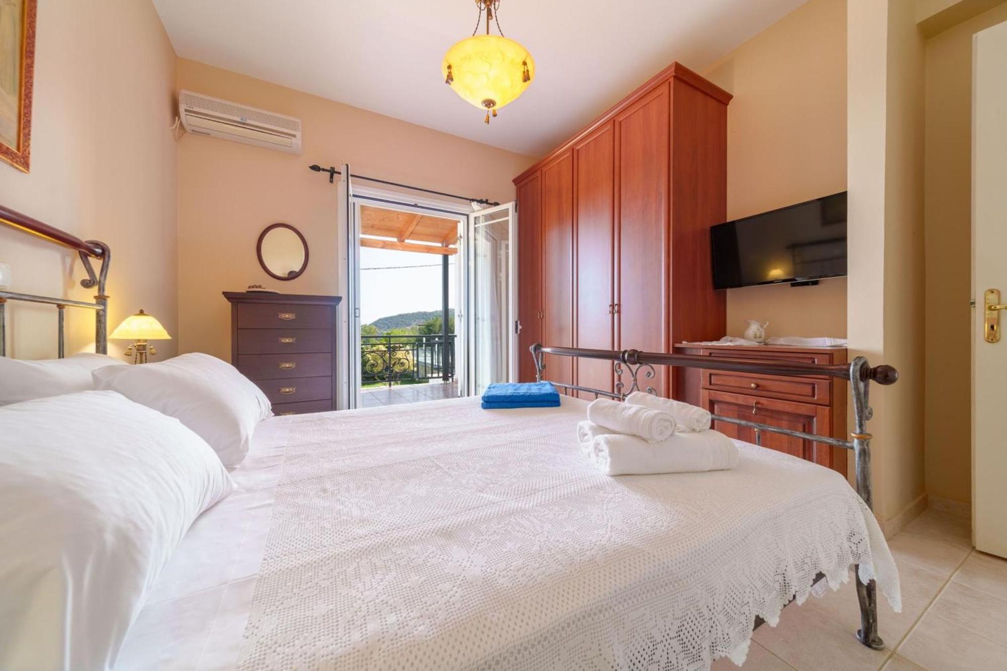 Iphigenia Apartments At Кателиос Экстерьер фото