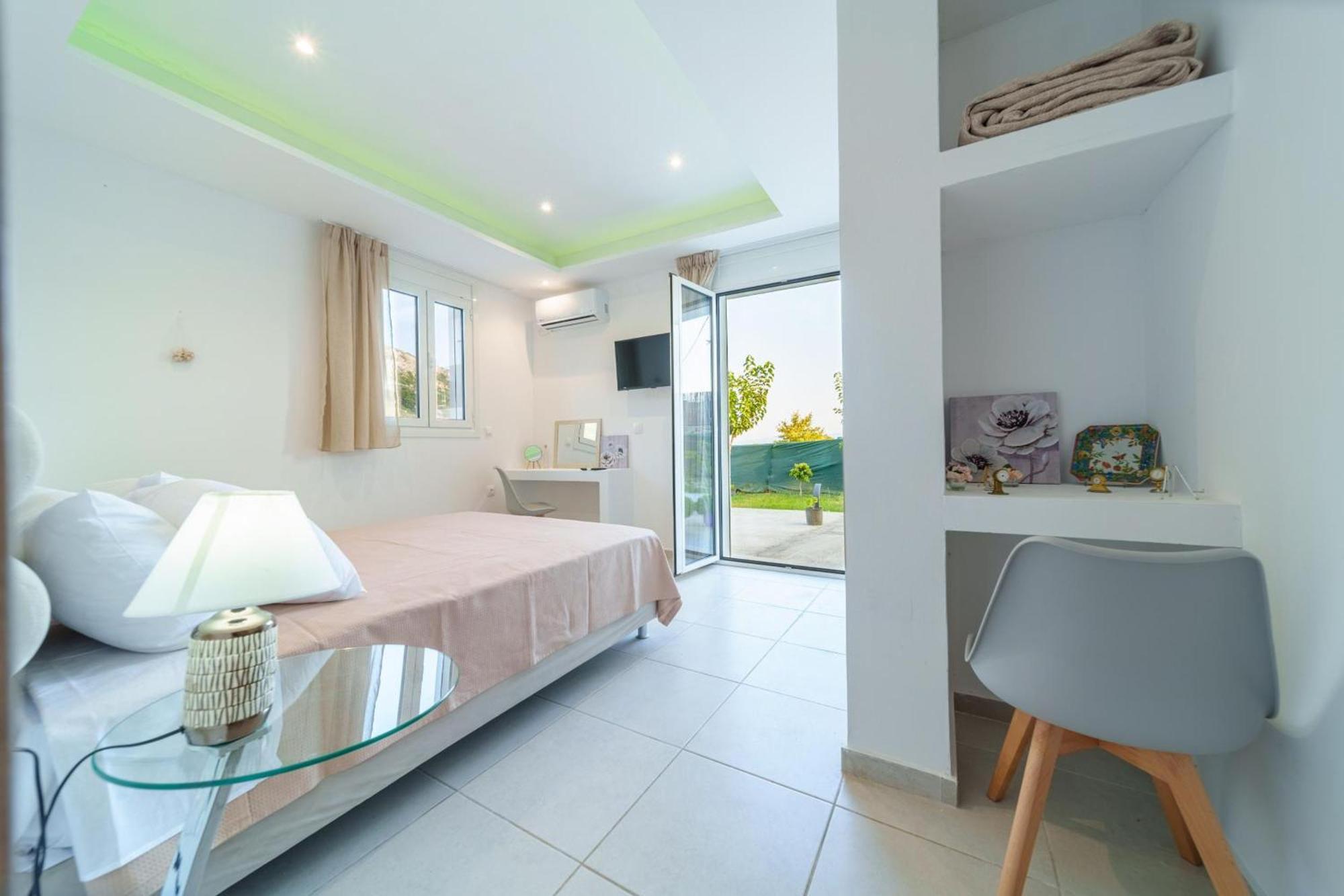 Iphigenia Apartments At Кателиос Экстерьер фото